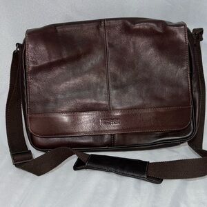 Kenneth Cole Reaction Risky Business Brown Leather Laptop Messenger Bag 524541